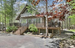 113 Timber Ridge Circle, Greentown, PA 18426