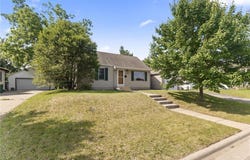 5107 Corvallis Avenue N, Crystal, MN 55429