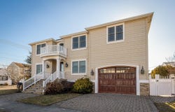 300 N Delavan Ave, Margate, NJ 08402