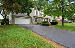 1959 W Spinningwheel Lane, Bloomfield Hills, MI 48304