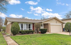 415 N Arizona Avenue, Glenwood, IL 60425