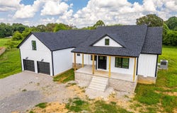 3878 Sharpes Garden Road, Lewisburg, KY 42256