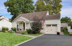 525 Princeton Rd, Linden City, NJ 07036-5903