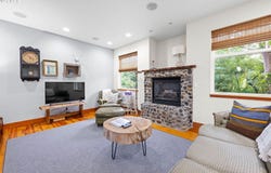 676 NW 9TH St, Warrenton, OR 97146