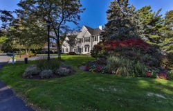 13 N Glen Drive, Mashpee, MA 02649