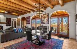 35 N Mesa Road, El Prado, NM 87529