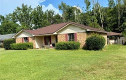 205 Pinehaardt Drive, Selma, AL 36701