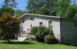 14 Richardson Rd, Hudson, MA 01749