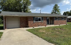 804 Parkview Drive, Rushville, IN 46173