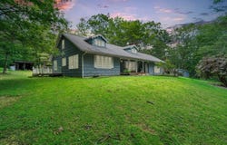 118 Deweys Drive, Dingmans Ferry, PA 18328