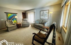 551 3rd St SW, Britt, IA 50423