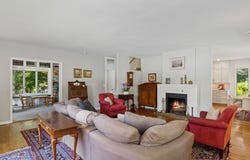 319 Hutchinson, IowaCity, IA 52246