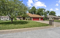 501 N Persimmon Drive, Nixa, MO 65714