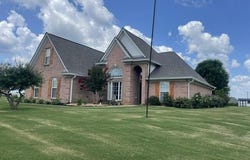 70 Tree Line Drive, Holly Springs, MS 38635