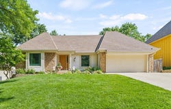11820 W 100th Terrace, Overland Park, KS 66214