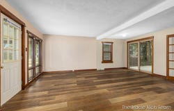 227 E Division Street NE, Rockford, MI 49341