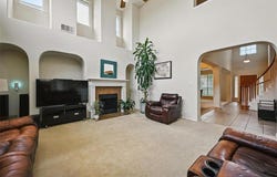421 Roundrock Lane, Fort Worth, TX 76140