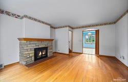 33 Chestnut Avenue, Clarendon Hills, IL 60514