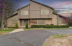 2084 Wabeek Hill Court, West Bloomfield Twp, MI 48302