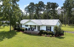 432 White Oak Dr, Eufaula, AL 36027