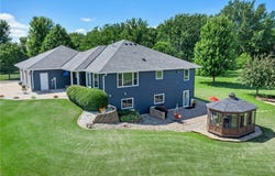 20906 196th Road, Hutchinson, MN 55350