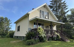 5035 Maple Grove Rd, Hermantown, MN 55811