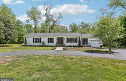 302 FENWICK ROAD, PILESGROVE, NJ 08098