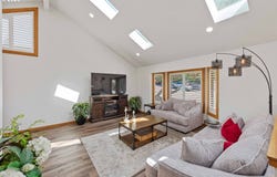 2460 STEPHANIE LN, North Bend, OR 97459