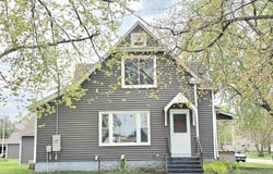 495 W 5th St, Garner, IA 50438