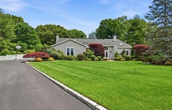 4 Laurelwood Court, Dix Hills, NY 11746