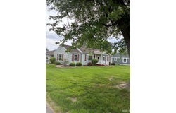 489 NE D. street, Linton, IN 47441