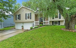 1512 NE Auburn Drive, Lee's Summit, MO 64086