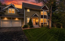 9 Thurston Place, Medfield, MA 02052