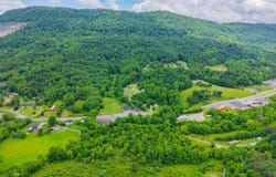 Creekmore Lane, Jellico, TN 37762