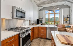 312 COLUMBIA St, HoodRiver, OR 97031