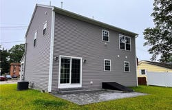 3 Sutcliffe Avenue, Lincoln, RI 02865