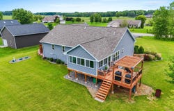 461 GLENVIEW Way, LITTLE SUAMICO, WI 54141
