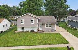 3828 Spruce Hills Drive, Cedar Falls, IA 50613