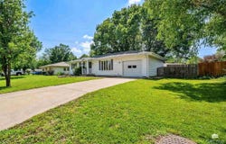 1917 Morning Glory Drive, Manhattan, KS 66502