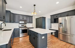 452 River Bluff Cir, Oconomowoc, WI 53066