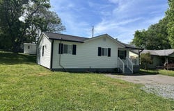 1530 Aurora Avenue SE, Cleveland, TN 37311