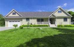 26 Tuthill Lane, Remsenburg, NY 11960