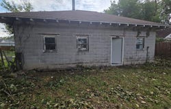 2006 Central Avenue, Anderson, IN 46016