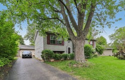 332 Everett Avenue, Crystal Lake, IL 60014