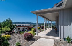 1926 WAREWOOD TERRACE CT, Roseburg, OR 97471
