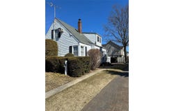 2 Yorkshire Road, New Hyde Park, NY 11040