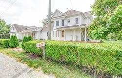 312 N HEDGE Street, Taylorville, IL 62568