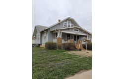 1717 Janes Ave, Winfield, KS 67156