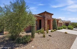 8180 W SILVER SPRING Way, Florence, AZ 85132