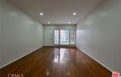 149 S Crescent Dr, Beverly Hills, CA 90212